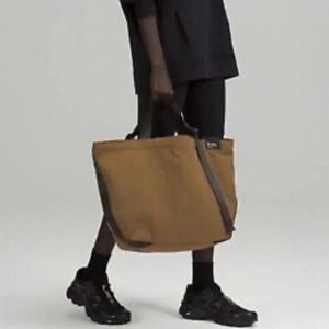 Lululemon Clean Lines Tote Bag